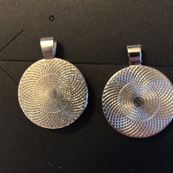 Gothic skull pendants - Picture 5 of 5